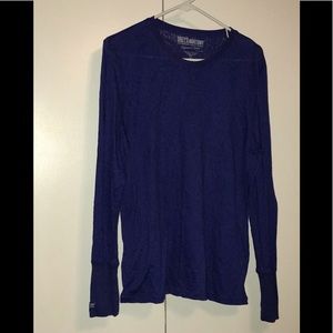 Long sleeve undershirt.